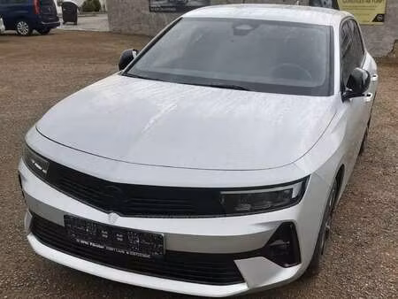 Opel Astra 1.2 131 GS