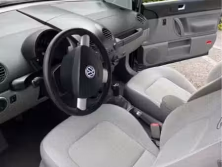 Volkswagen New Beetle 