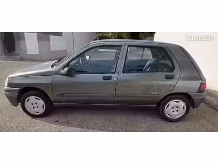 Renault Clio 1.9 D 65 Oasis