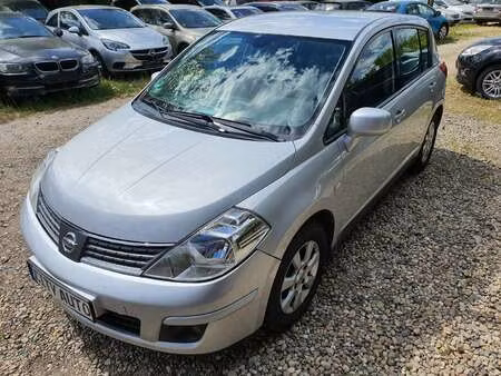 Nissan Tiida 1.8 Acenta