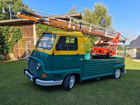 Renault Estafette 