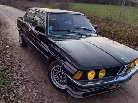 BMW Série 3 323i