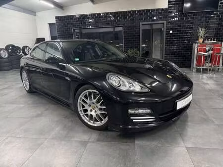 Porsche Panamera 4
