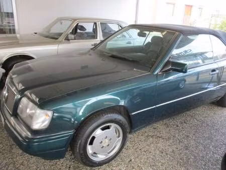 Mercedes-Benz Classe E E 200 136