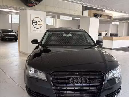 Audi A8 V6 3.0 TFSI 290 quattro