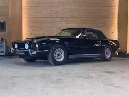 Aston Martin V8 5.3