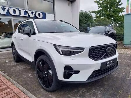 Volvo XC40 B3 2.0 163 Black Edition