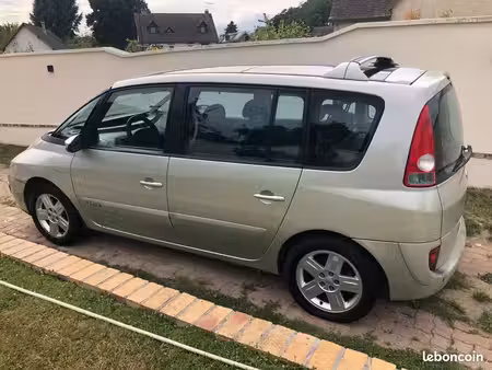 Renault Espace V6 3.0 dCi 180