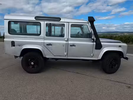 Land Rover Defender 2.5 122