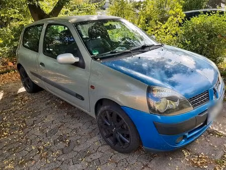 Renault Clio 75
