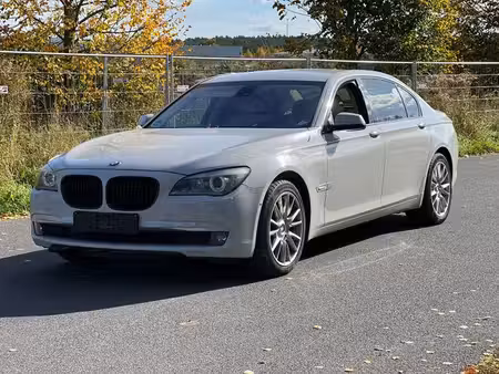 BMW Série 7 750i V8 4.4 407