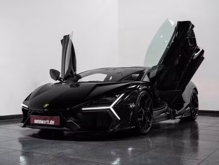 Lamborghini Revuelto 