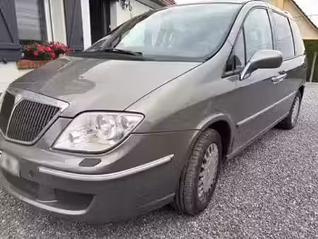 Lancia Phedra 2.2 JTD 128 Executive