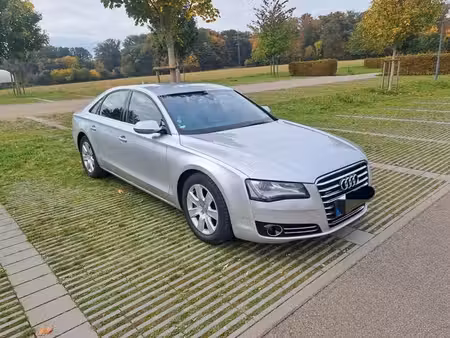 Audi A8 V6 3.0 TFSI 290 quattro