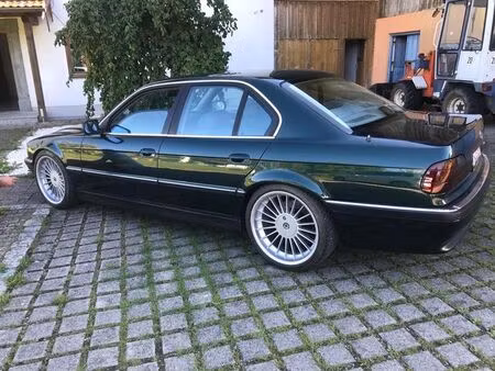 BMW Série 7 740i 4.4 286