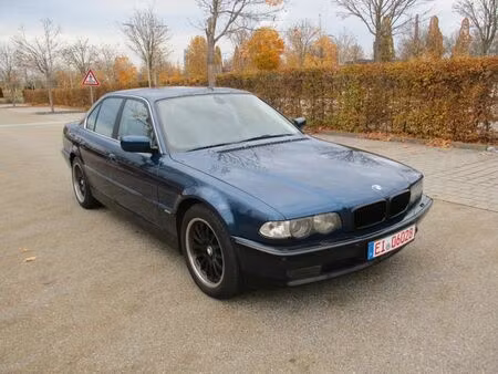 BMW Série 7 740i 4.4 286
