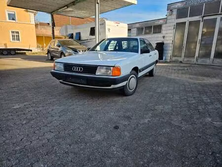 Audi 100 