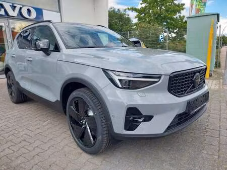 Volvo XC40 B3 2.0 163 Black Edition