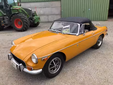 MG RV8 