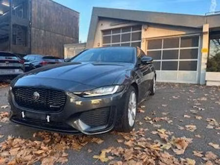 Jaguar XE P300 2.0 300 R Dynamic SE 4x4