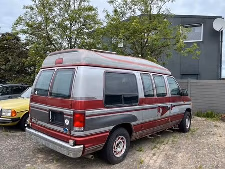 Ford Econoline V8 4.6