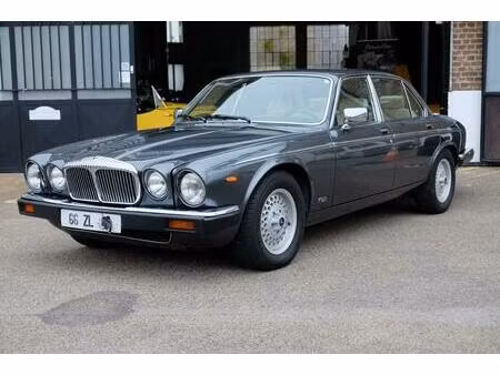 Daimler Double Six V12 5.3