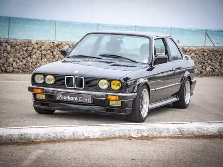 BMW Série 3 323i
