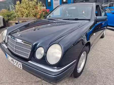 Mercedes-Benz Classe E E 240 V6 2.6 170