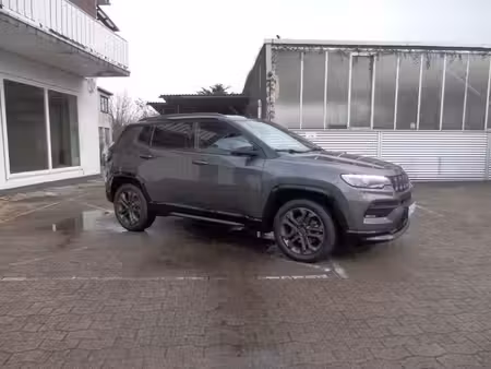 Jeep Compass 1.3 150