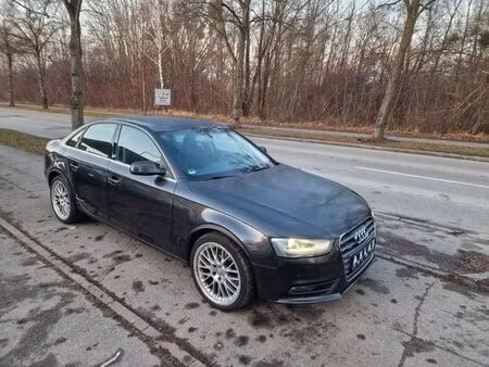 Audi A4 2.0 Attraction quattro