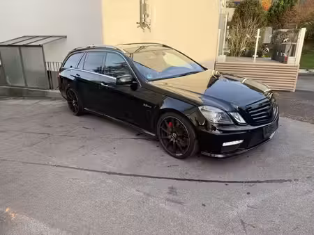 Mercedes-Benz Classe E E 63 AMG V8 5.5 525
