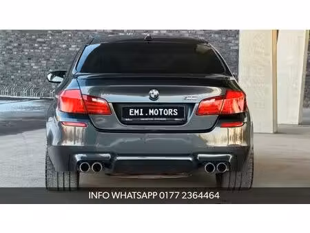 BMW Série 5 M5 V8 4.4 560 sDrive