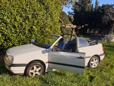 Volkswagen Golf 1.8 75