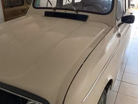 Renault R4 4L