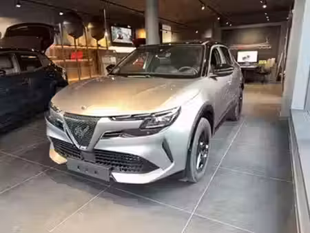 Alfa Romeo Junior Ibrida 1.2 145