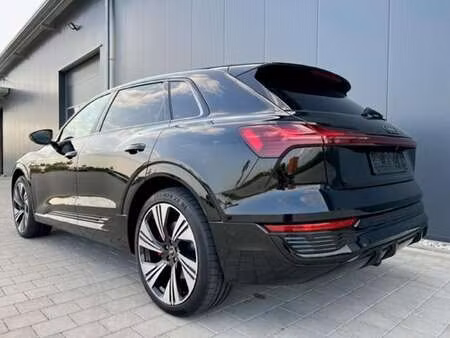 Audi Q8 50 340 S line quattro