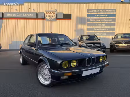 BMW Série 3 323i