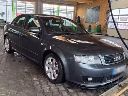 Audi A4 V6 3.0 220 quattro