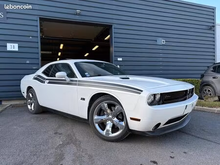 Dodge Challenger RT V8 5.7