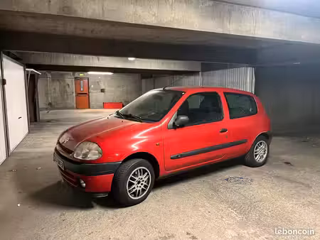 Renault Clio 1.6 90
