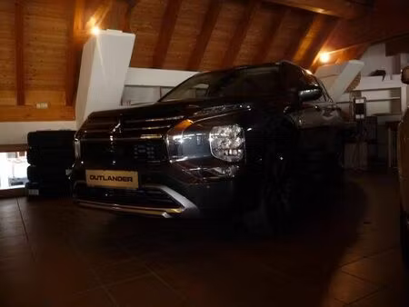 Mitsubishi Outlander PHEV 2.4 306 Intro Edition 4x4
