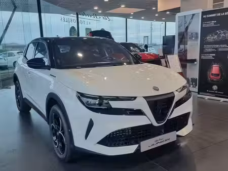 Alfa Romeo Junior Ibrida 1.2 145