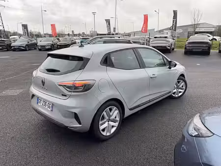 Renault Clio E-Tech 1.6 145 Evolution