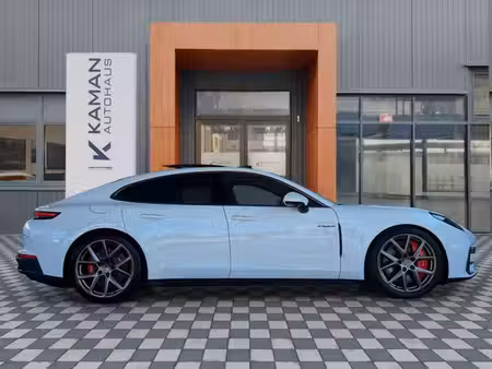 Porsche Panamera Turbo V8 4.0 680 4x4