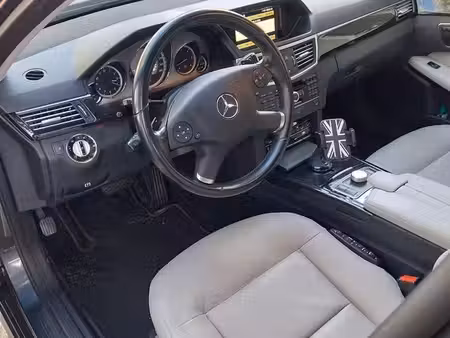 Mercedes-Benz Classe E V6 3.0 231