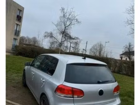 Volkswagen Golf 1.6 TDI 105