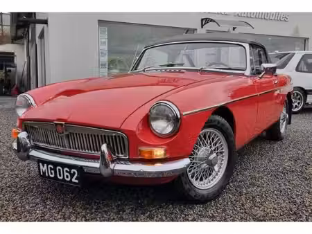 MG RV8 