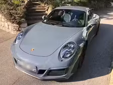 Porsche 911 Carrera 4 GTS