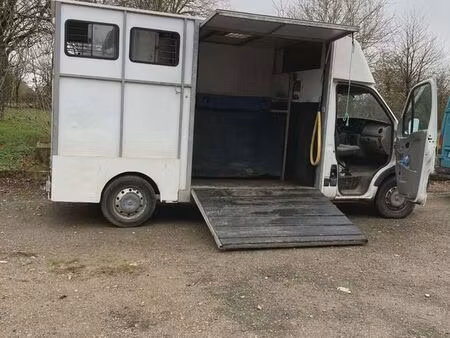 Renault Master 2.5 dCi 120