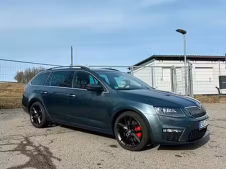 Škoda Octavia RS 2.0 TSI 220